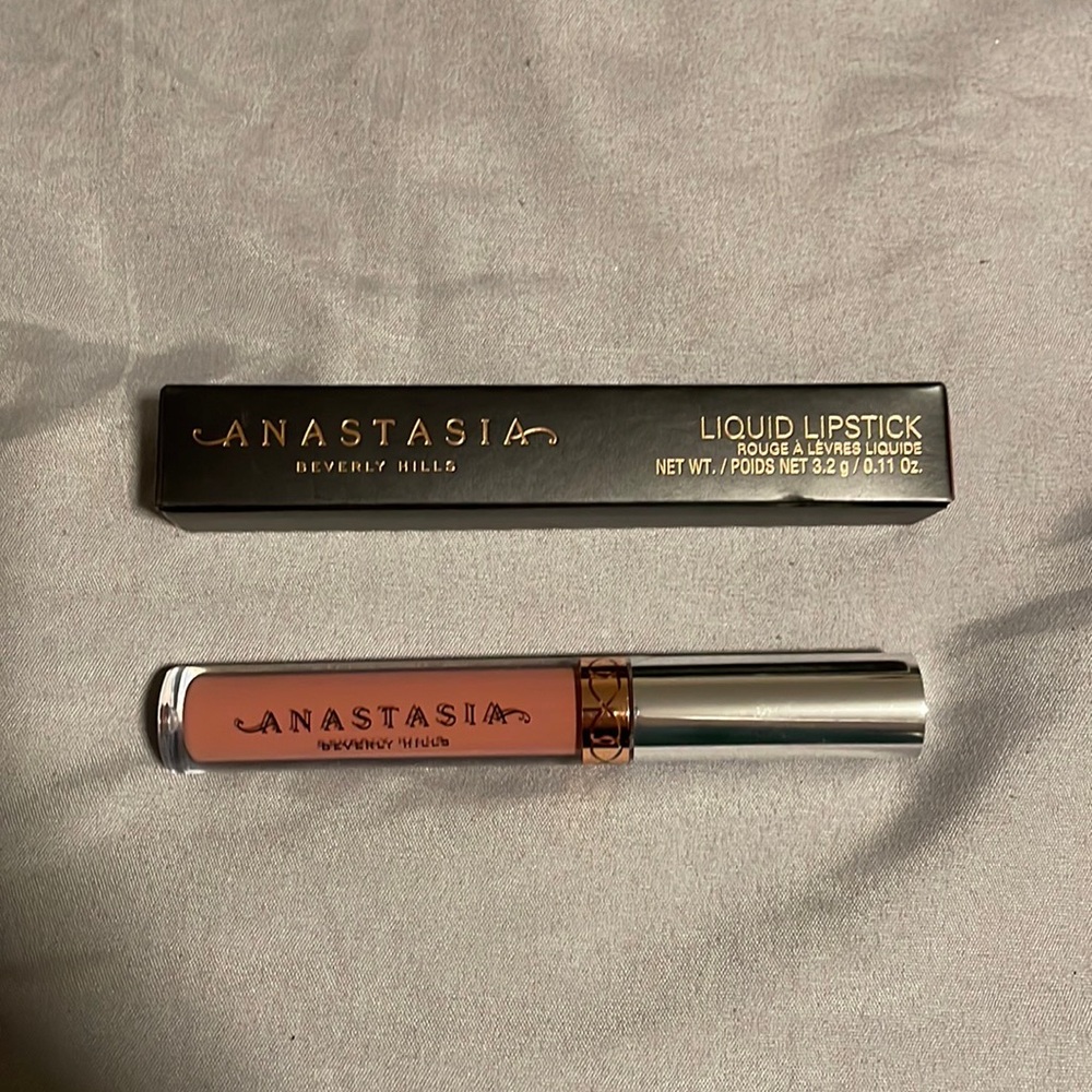 Anastasia Beverly Hills liquid lipstick in Veronica